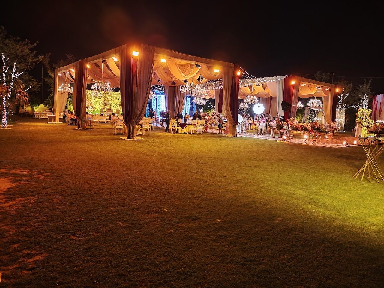 Iris Garden by Master Farm Resort