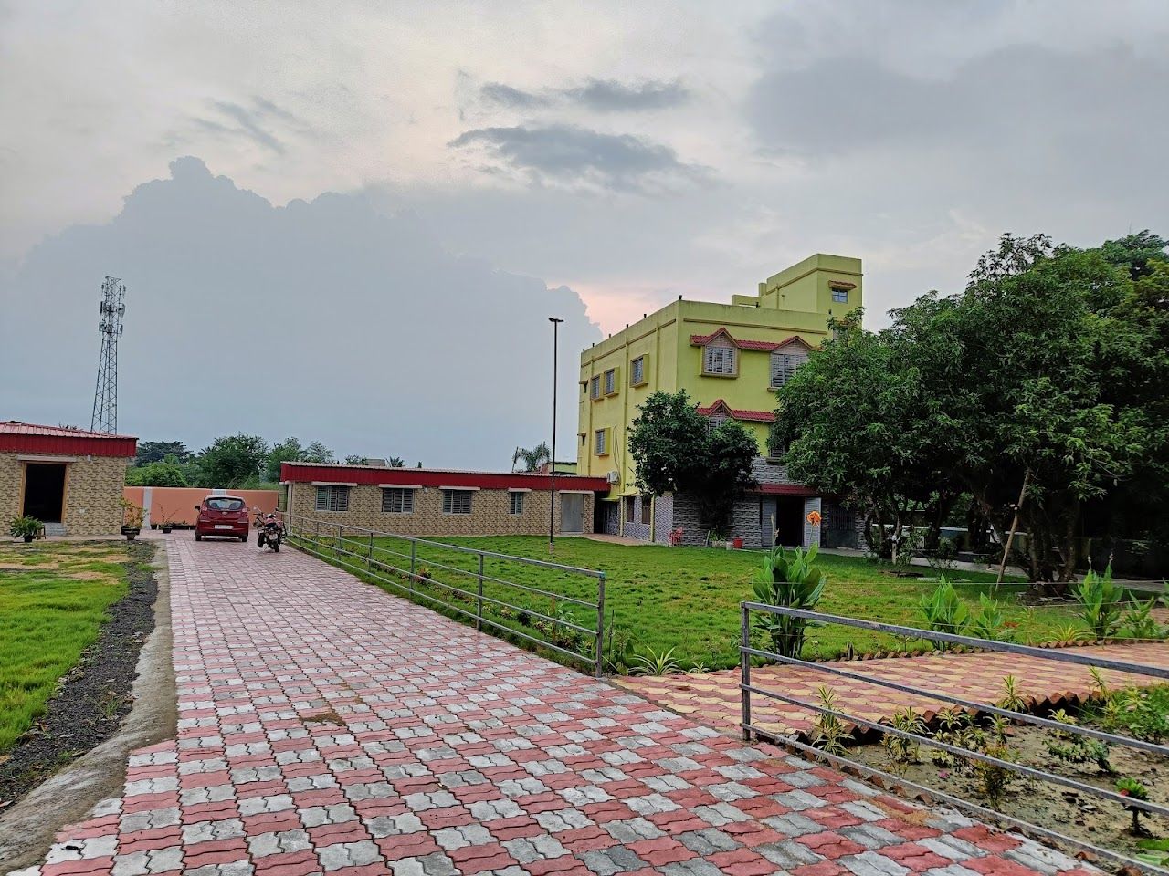 M. GARDEN - Best Banquet Hall in Kolkata| Best Marriage/Birthday/Anniversary/Wedding Hall/Picnic Spot/Hotel