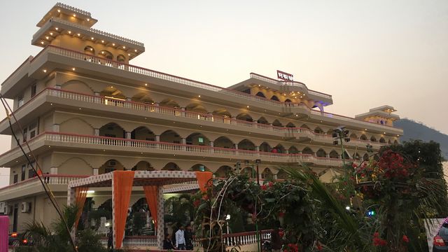 Chandra Mahal Garden