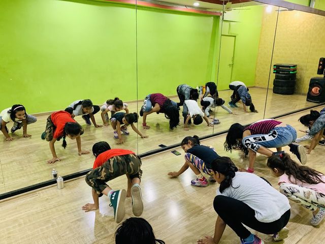 Amplitude Dance Crew