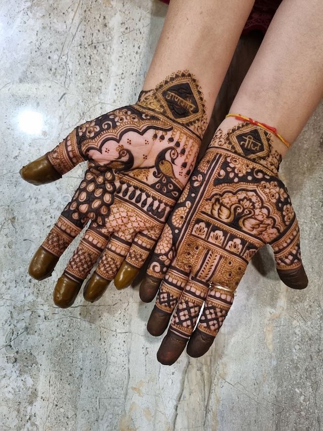 Kolkata Mehndi artist