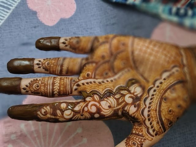 KHUSHI'S MEHNDI & ACADEMY