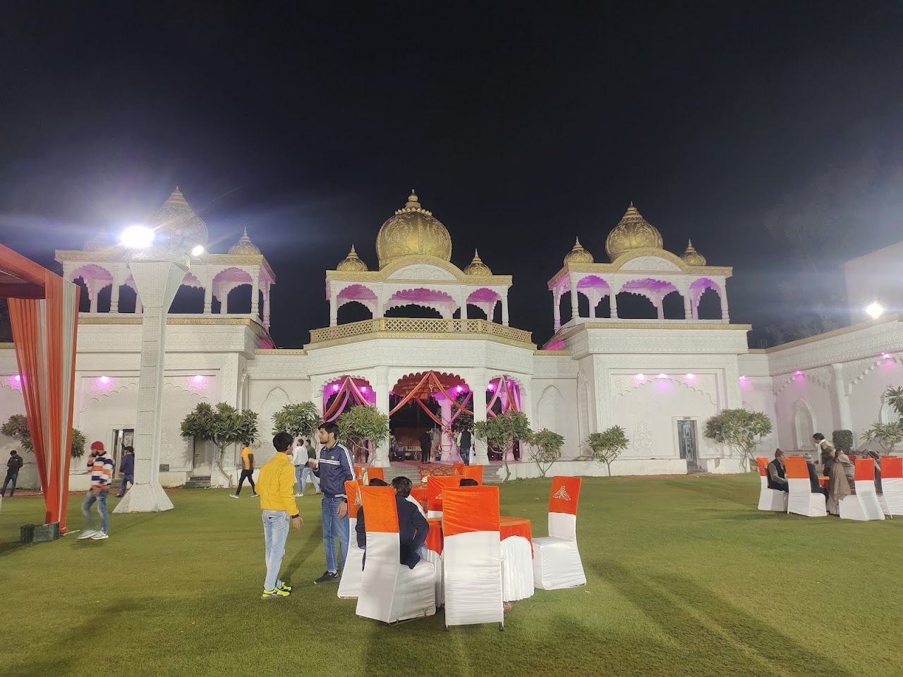 Neemrana Palace