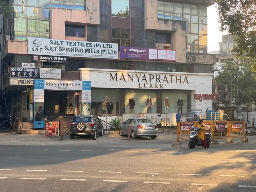 MANYAPRATHA LUXRR - Men’s Wear