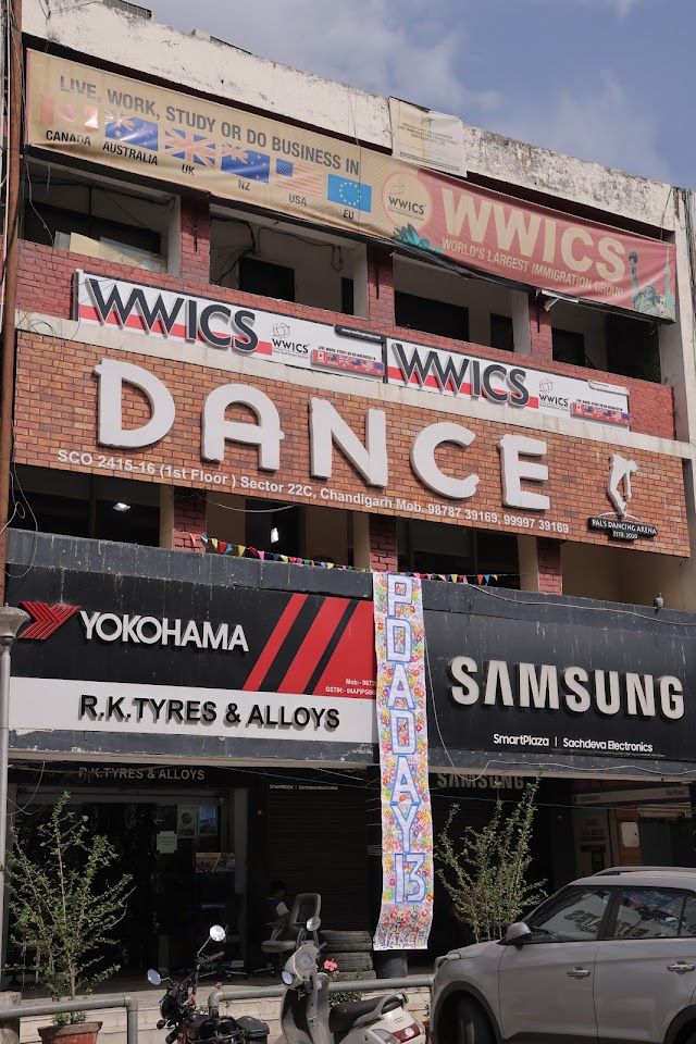 PDA Pals Dancing Arena