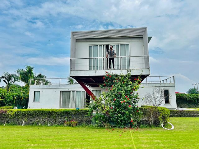 Tara's Riverside Farmhouse