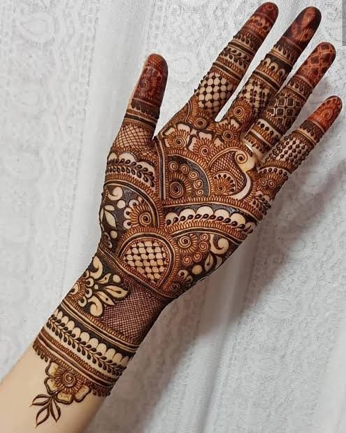 Satyam Mehandi Artist