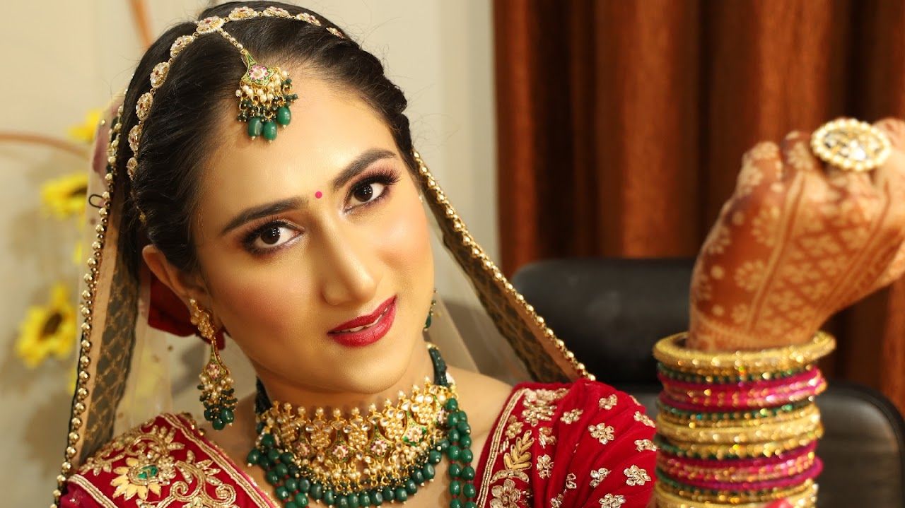 Gunjan Gupta Makeovers