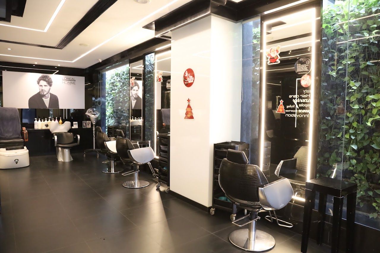 Mirrors Luxury Salons, Jubilee Hills