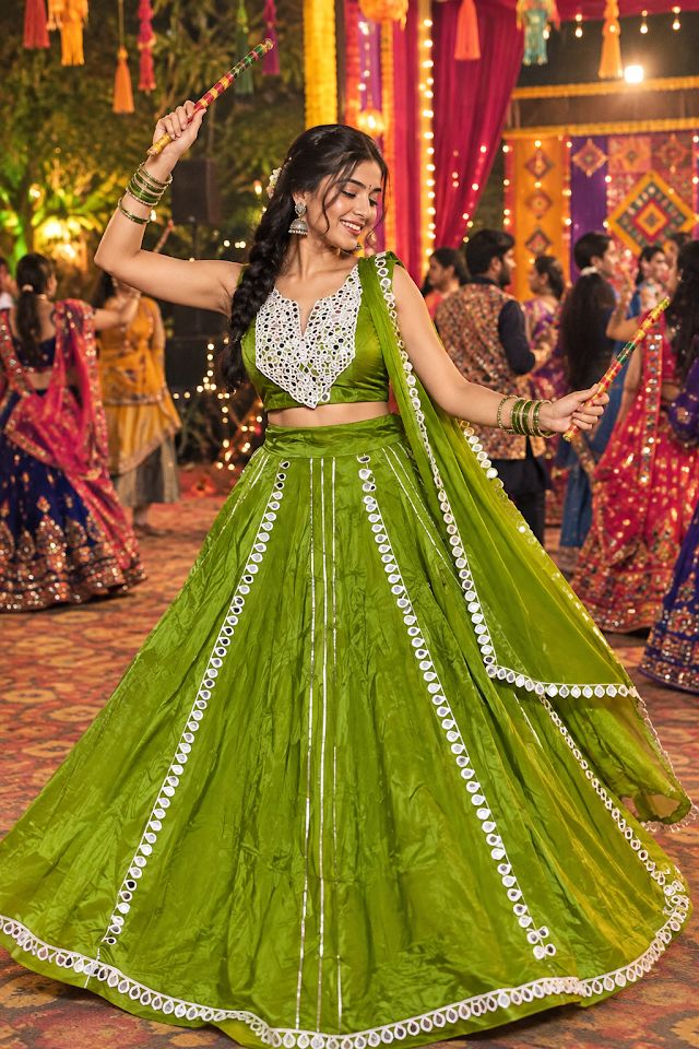 Shruti Collections - Lehangas, Sarees, Rajputi Poshak & Dandiya dresses on Rent