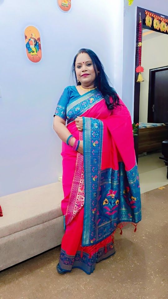 Chhaya Mallhotra Makeovers : Professional Makeup artist & Hairdresser