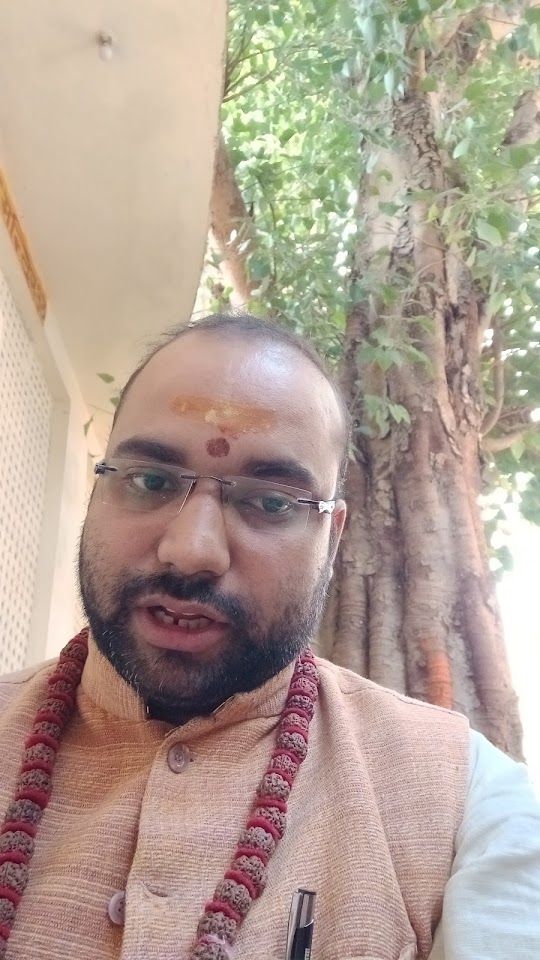 Pandit ji Astrologer Dr.Sudhakar Pandey