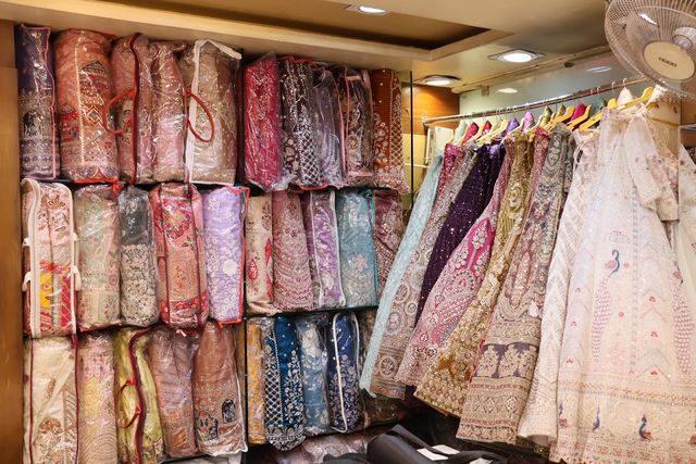 Globe Silks