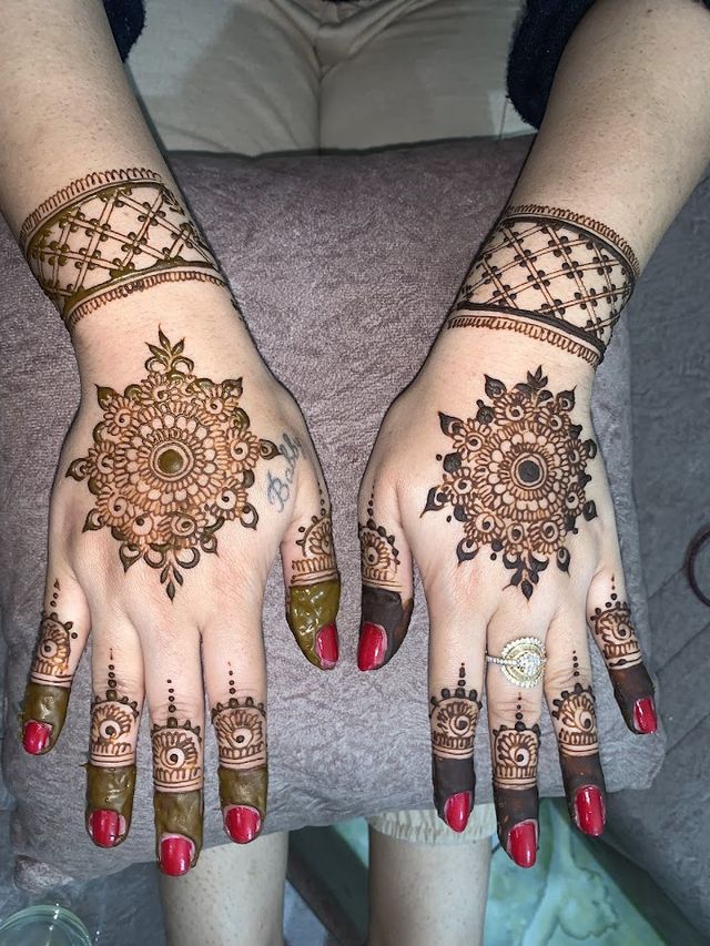 Preet Mehndi Artist