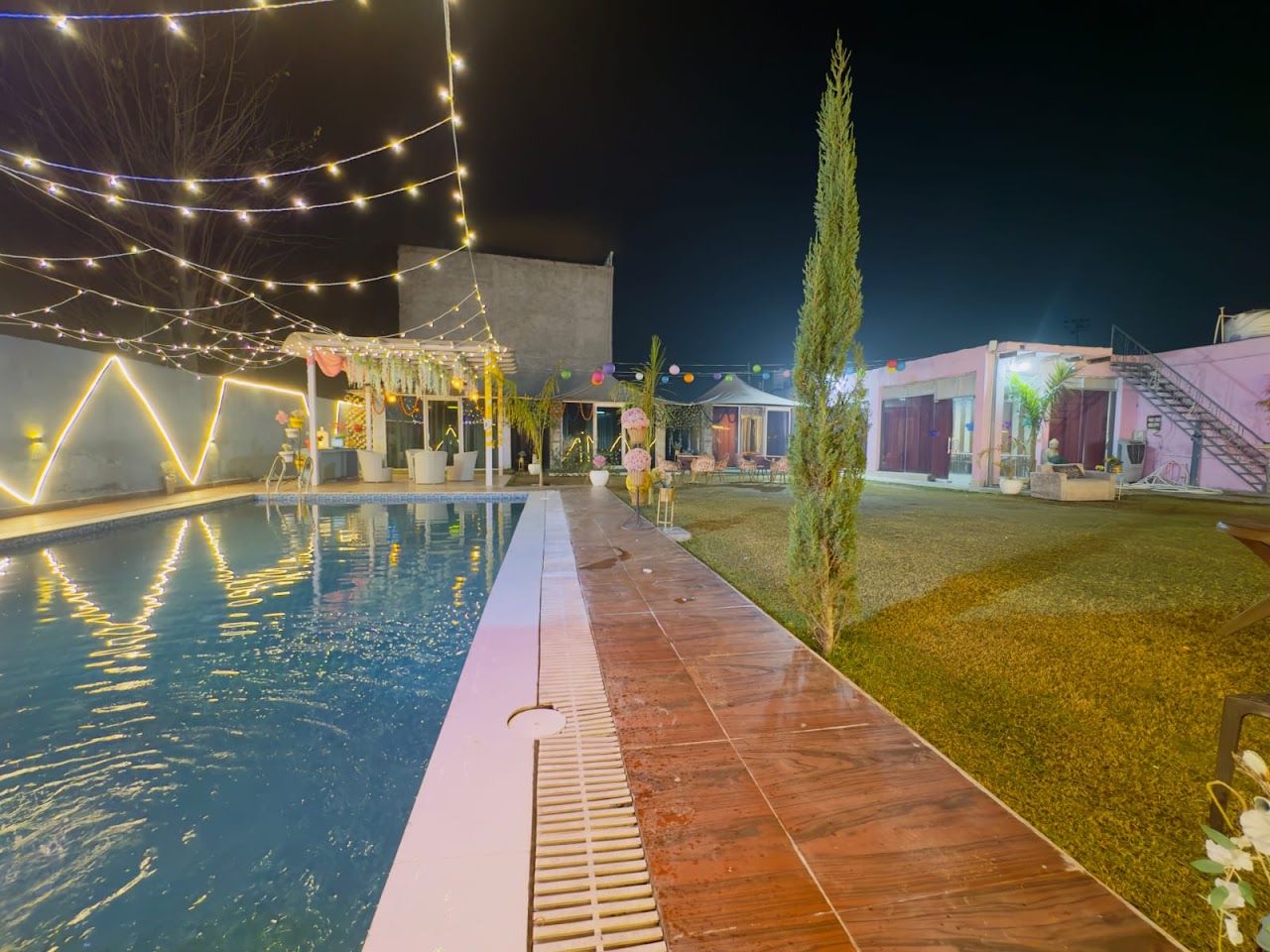 Party Hub & Stays