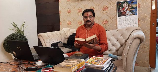 Astrologer VK Shastri