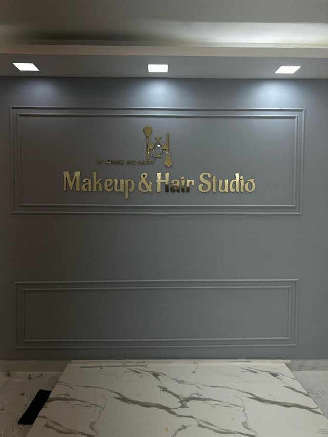 H&I { MAKEUP & HAIR STUDIO }
