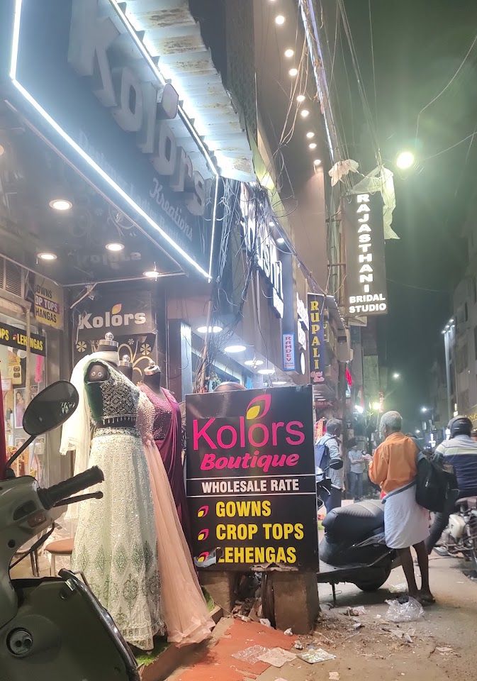 KOLORS BOUTIQUE