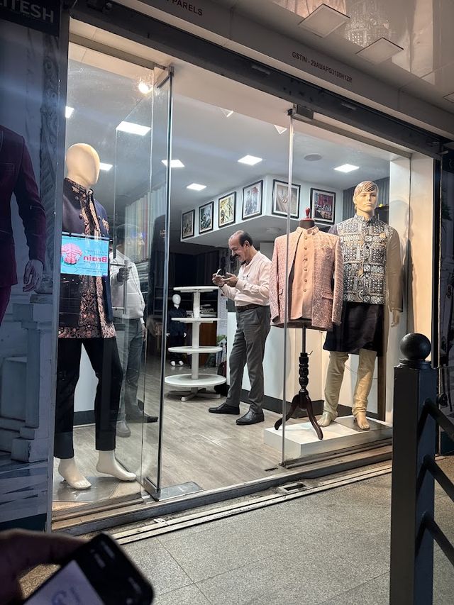 Monish Ethnic Studio | Best Wedding Suits | Best Designer suits | Best Blazers In Bangalore | Best Men's Kurtas