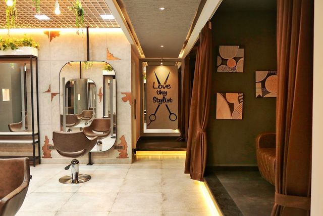 Madan's Makeover Luxury Salon