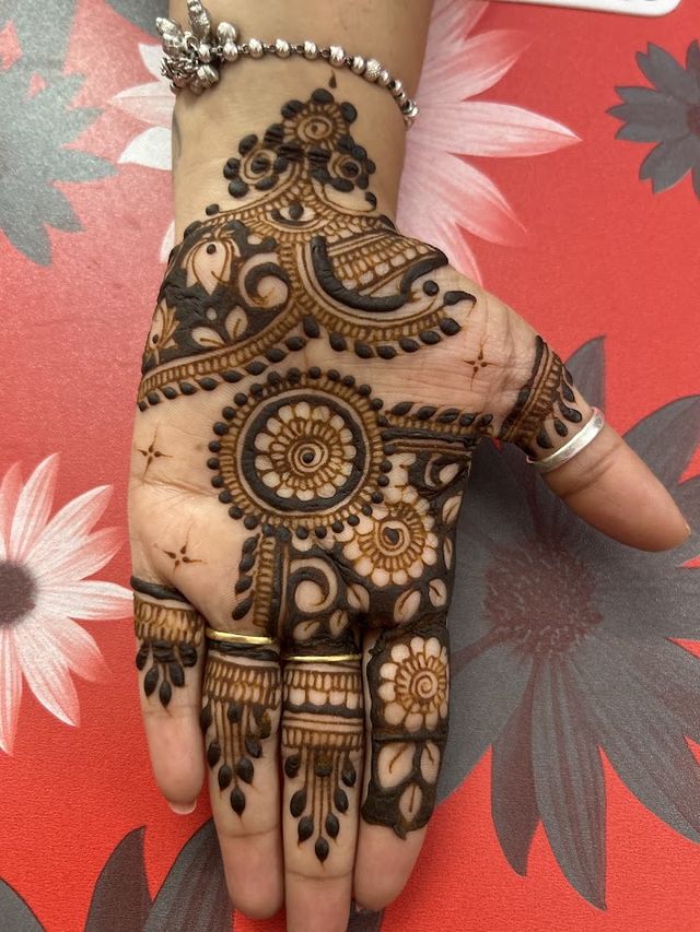 Mehndi & Nails by Dhruti