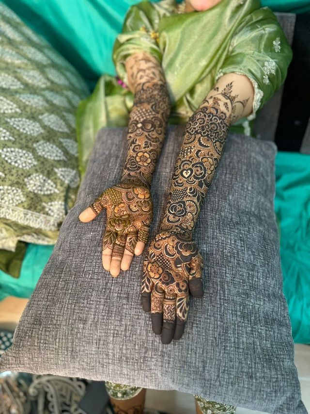 Farzana Academy - Mehandi Artist
