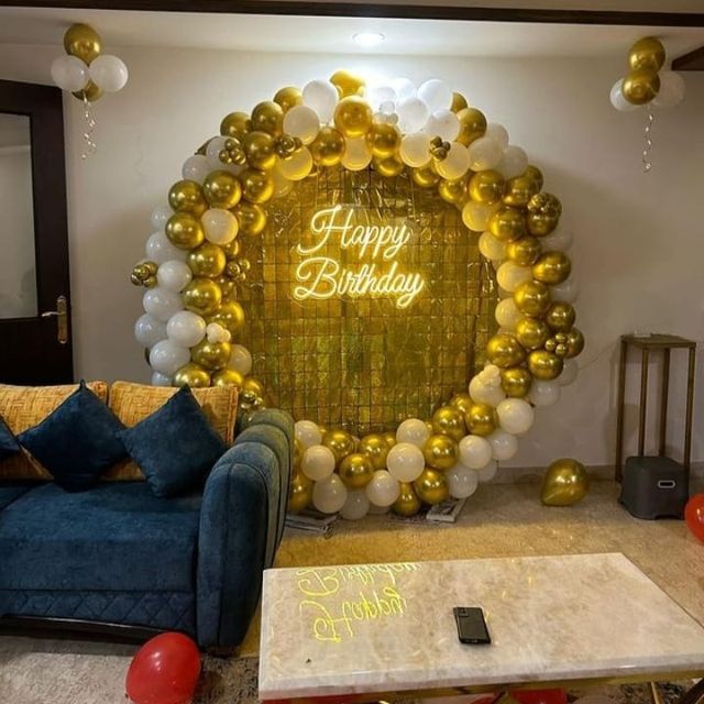 Golden Balloon Decoration