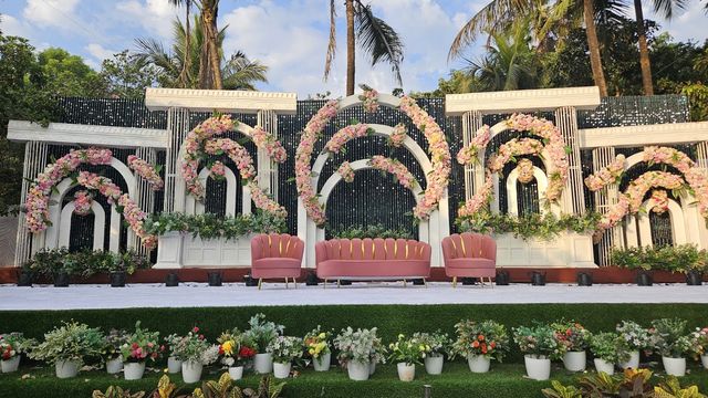 Abhishek lawns