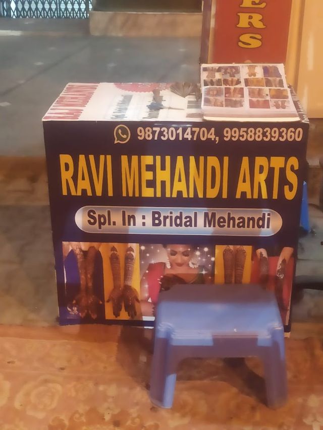 Ravi Mehandi Arts Sector 37