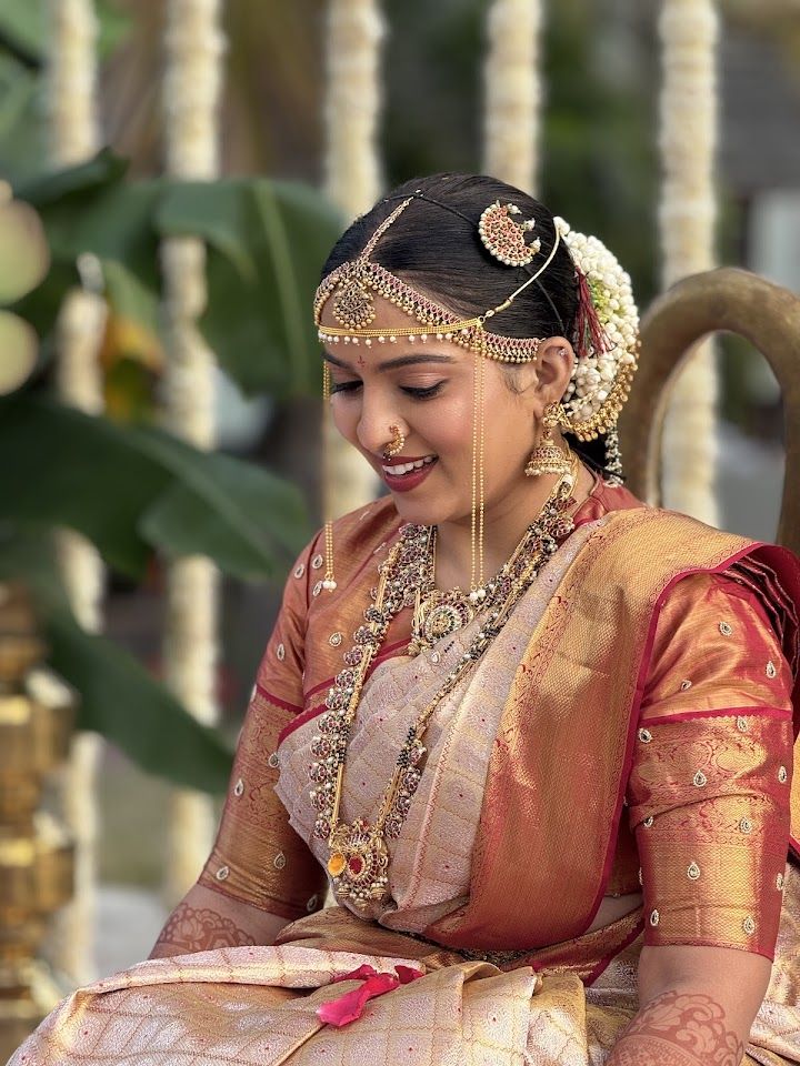 Piyusha Makeover - Bridal Makeup Artist & Hairstylist in Baner Pune