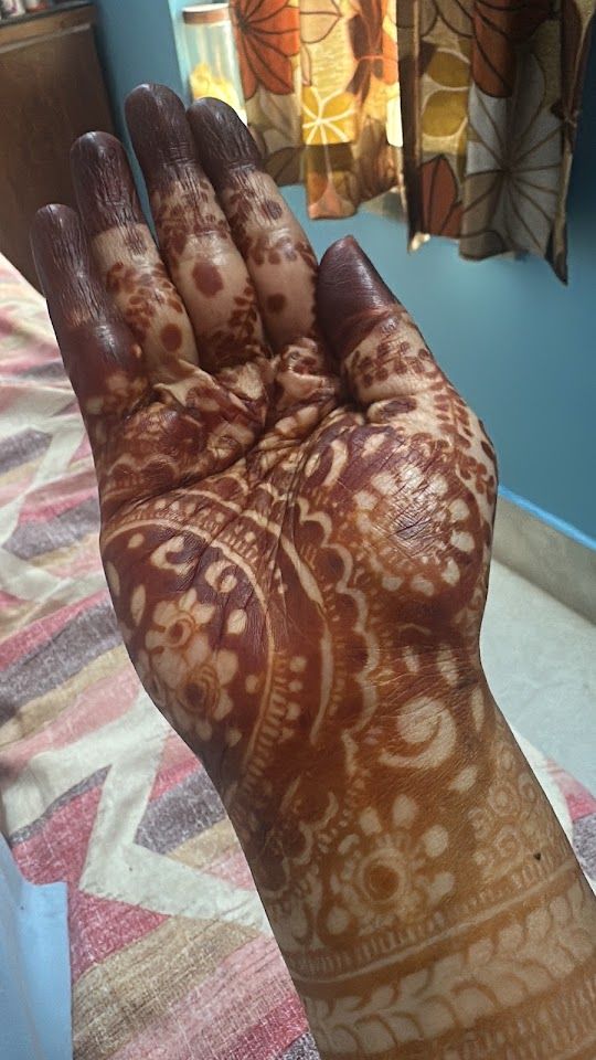 Nisha Mehendi Artist