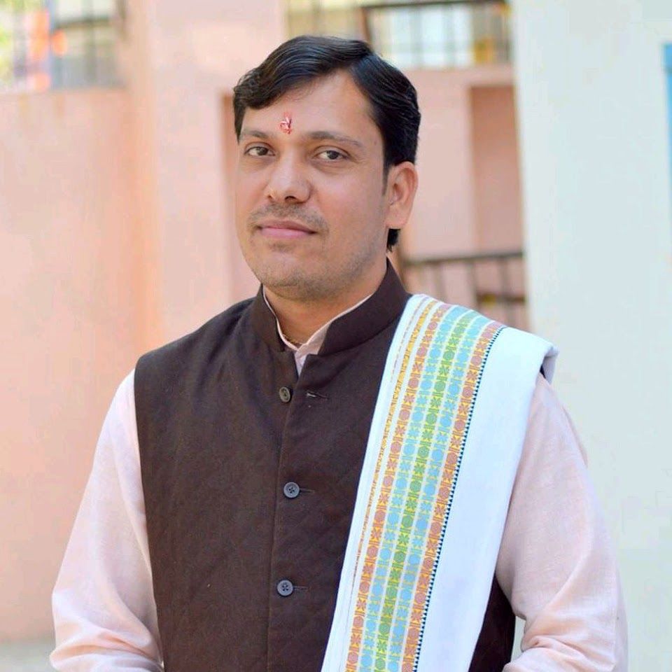 Astrologer Yugal acharya