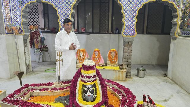 Astrologer Pandit Purshotam Gaur
