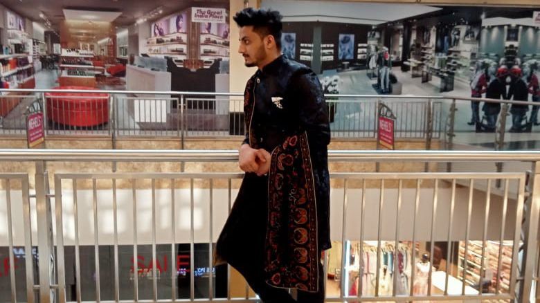 MUIZ GROOM COLLECTION