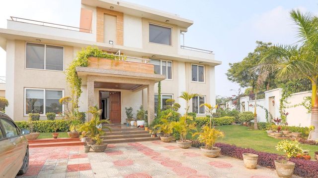 Inaayat Farm
