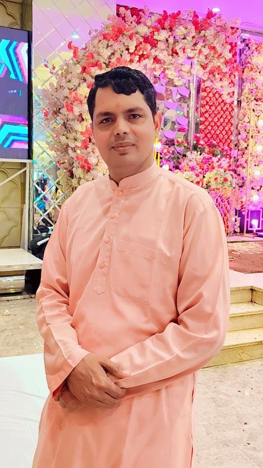 Pandit Ji For Pooja VS