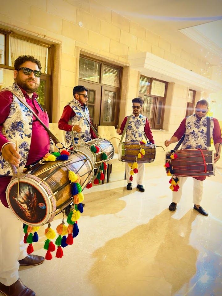 Modern Dholis