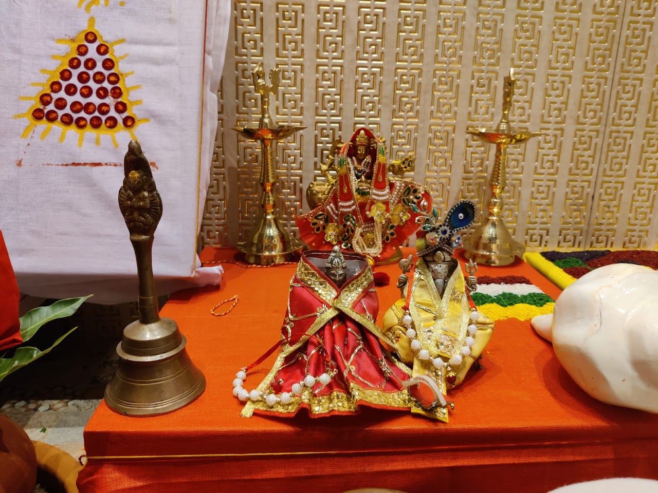 AstroPandit Om | Talk to Astrologers- Book Pandit ji for Puja