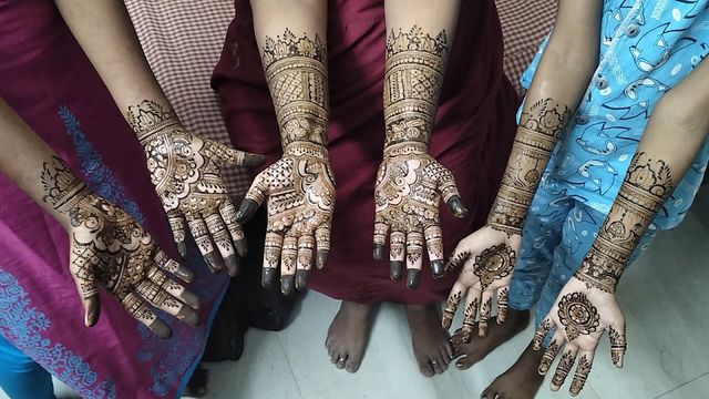 Asha's Mehendi Artist