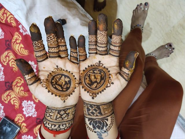 ART BY QUEENS - Best Mehandi, Makeup & Nail Art